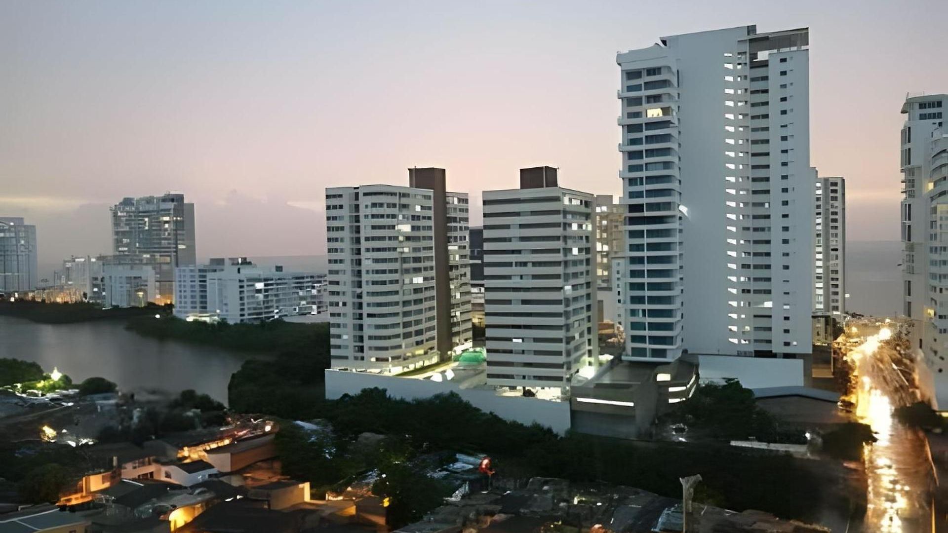A 5 Minutos Del Centro Histórico. Apartamento *